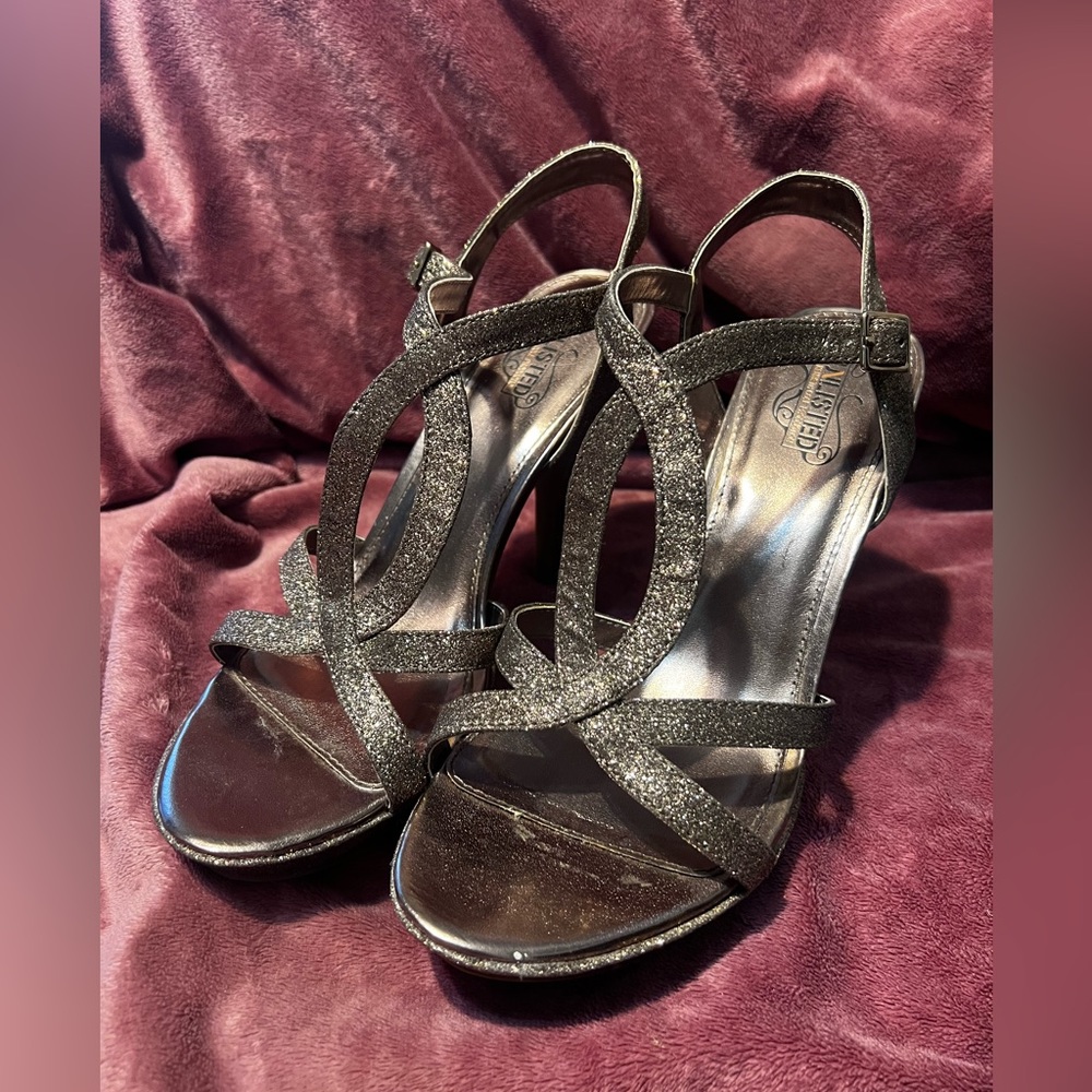 Kenneth Cole Gold Glitter Peep